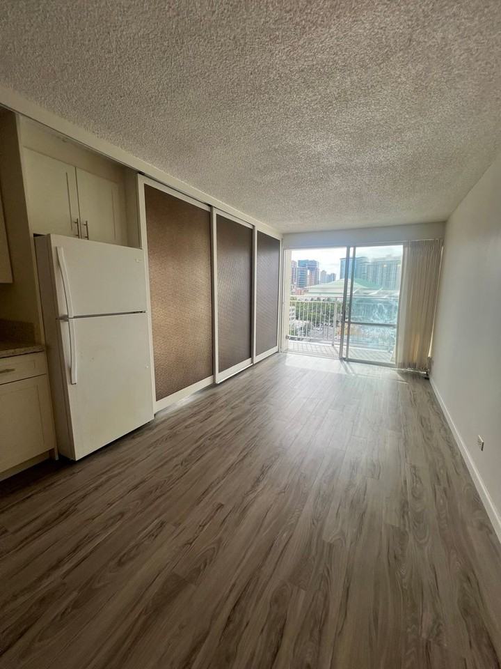 1655 Makaloa St #1114 - Photo 7 of 17