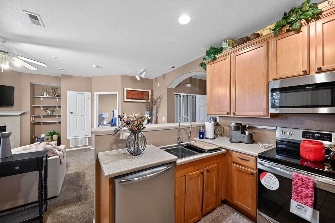 16386 E Fremont Ave - Photo 4 of 35