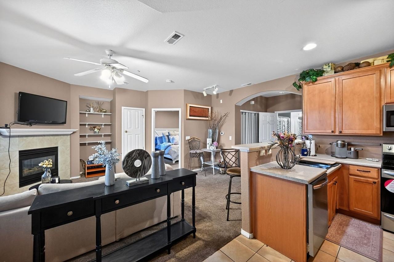 16386 E Fremont Ave - Photo 5 of 35