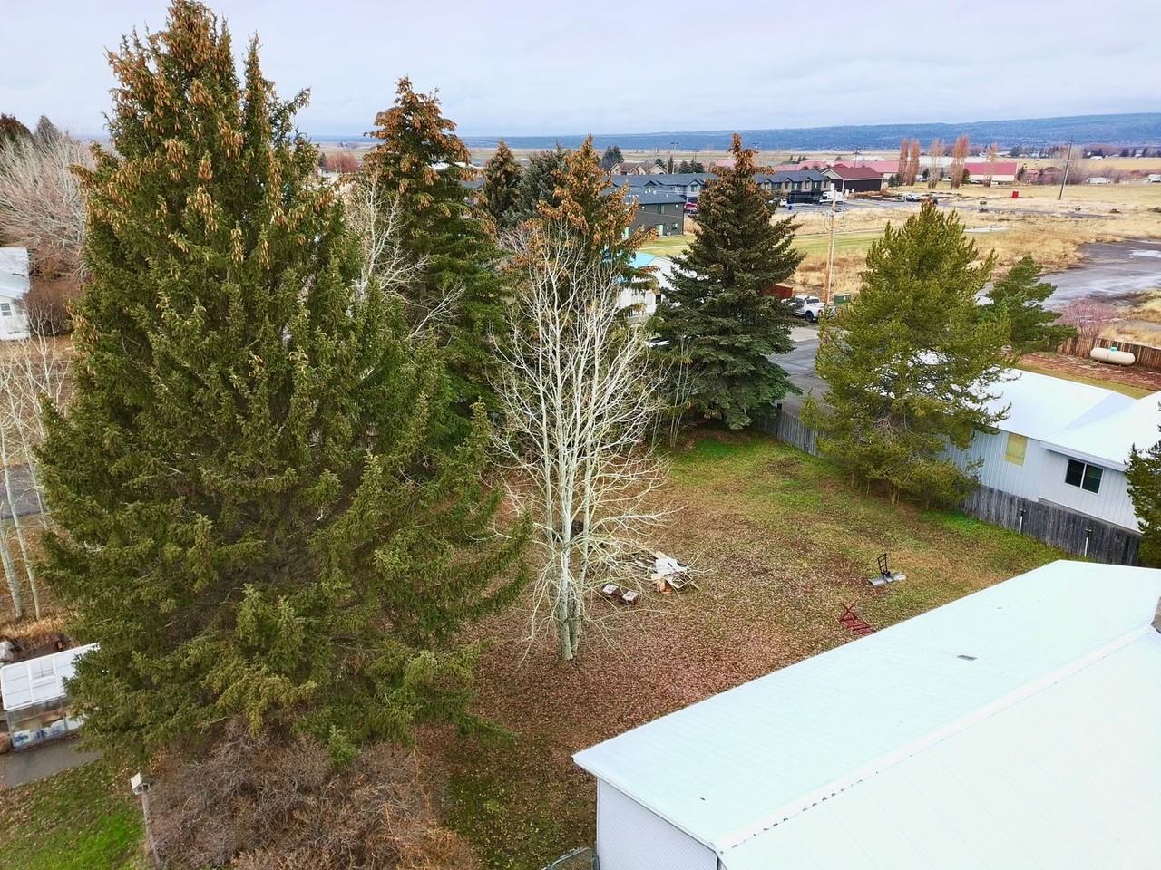 578 Maple Leaf Drive - Photo 2 of 4