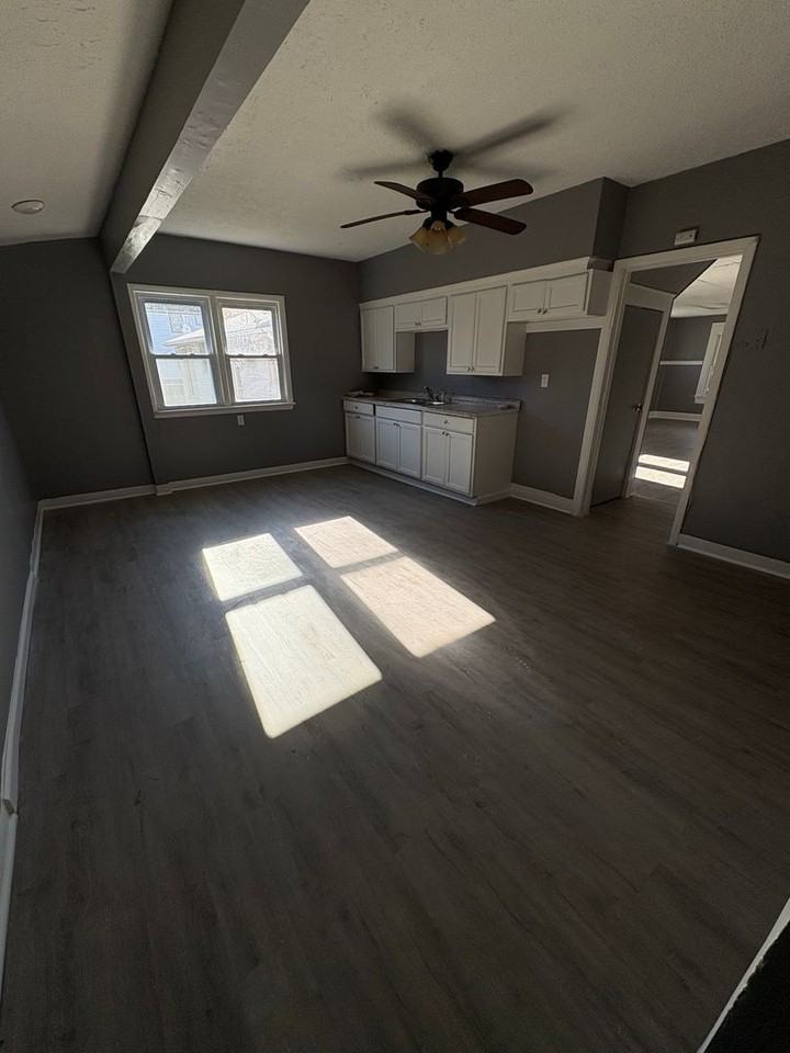 3441 W 56th St - Photo 4 of 6