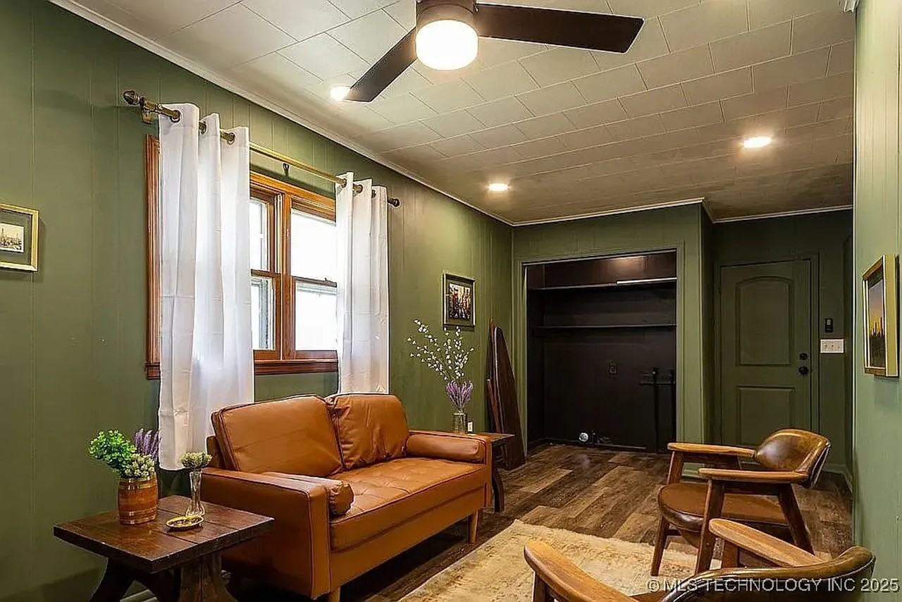 610 East Zion Street - Photo 6 of 19