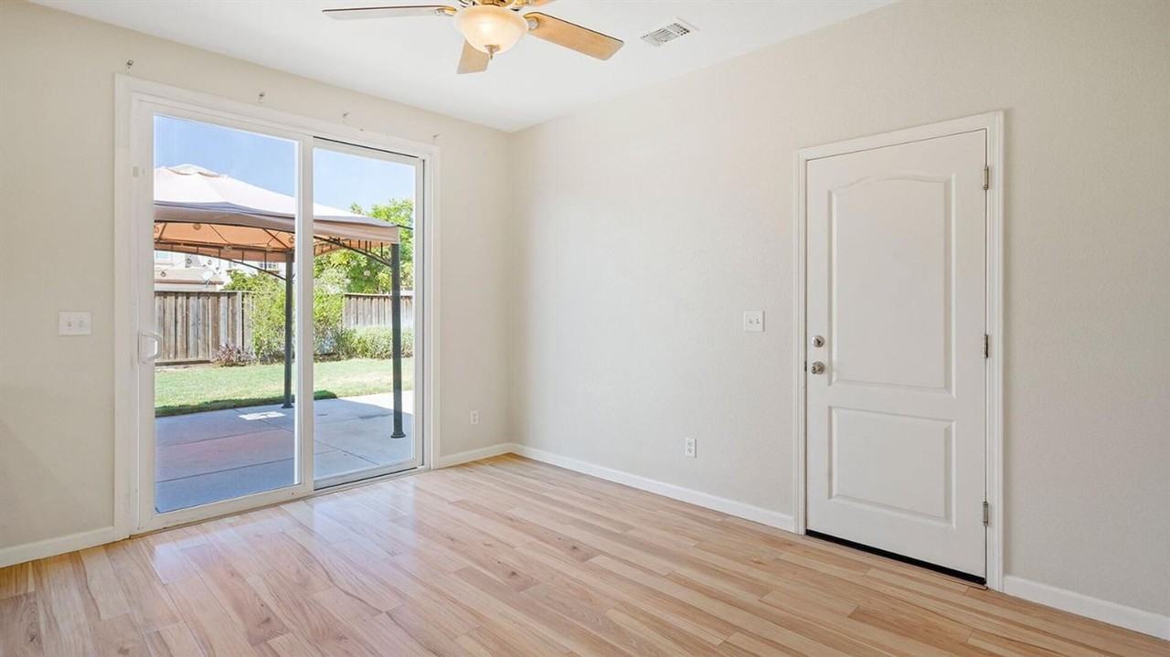 17187 Atlantic Oak Ln - Photo 7 of 23