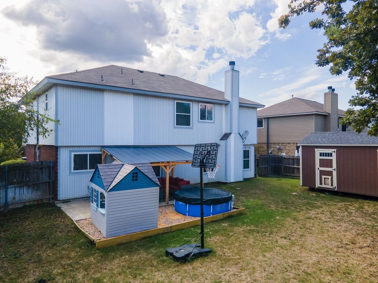 223 January Street - Photo 4 of 33