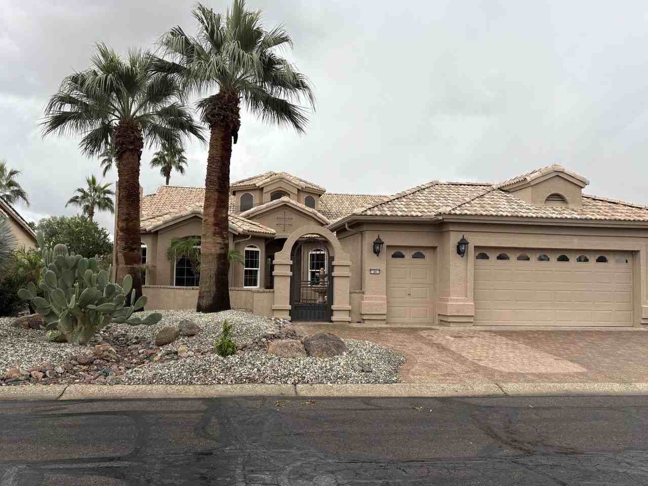 15061 West Pinchot Avenue - Photo 2 of 41