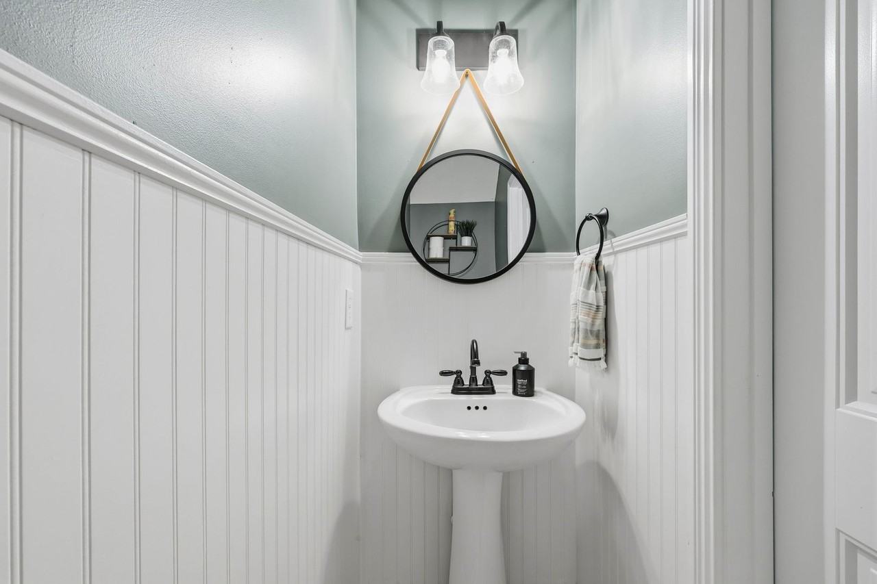 226 Penelope Lane - Photo 6 of 41