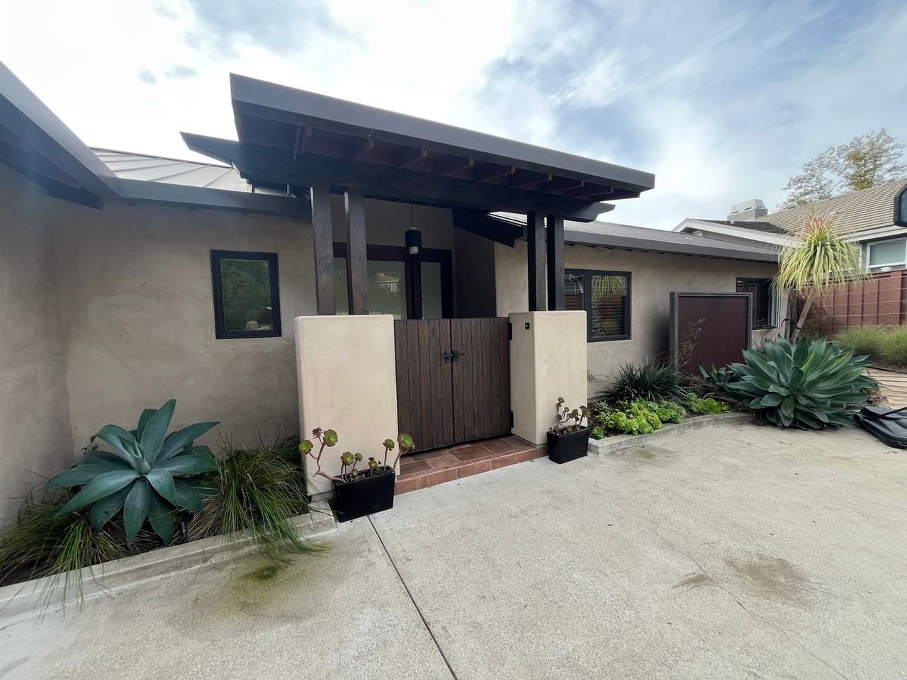 221 Twin Ridge Dr - Photo 4 of 40