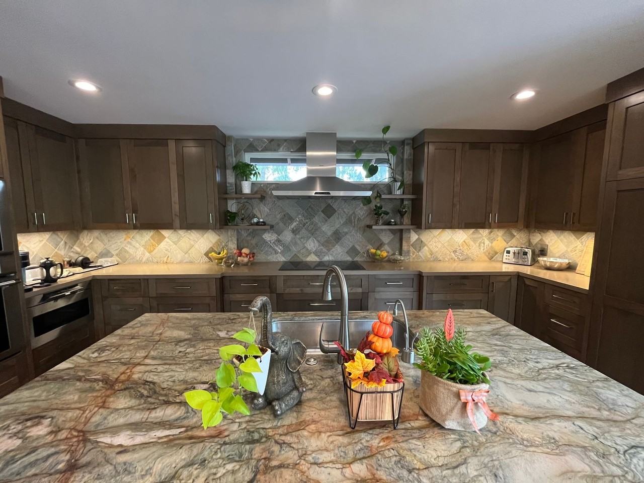 221 Twin Ridge Dr - Photo 5 of 40