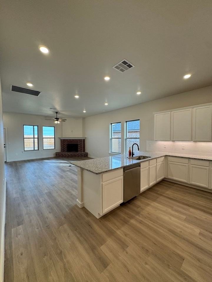 9906 Heartland Ave - Photo 4 of 23