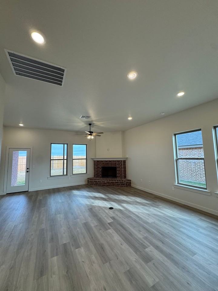 9906 Heartland Ave - Photo 6 of 23