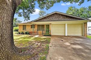 featured image of 1402 Hillcrest Drive