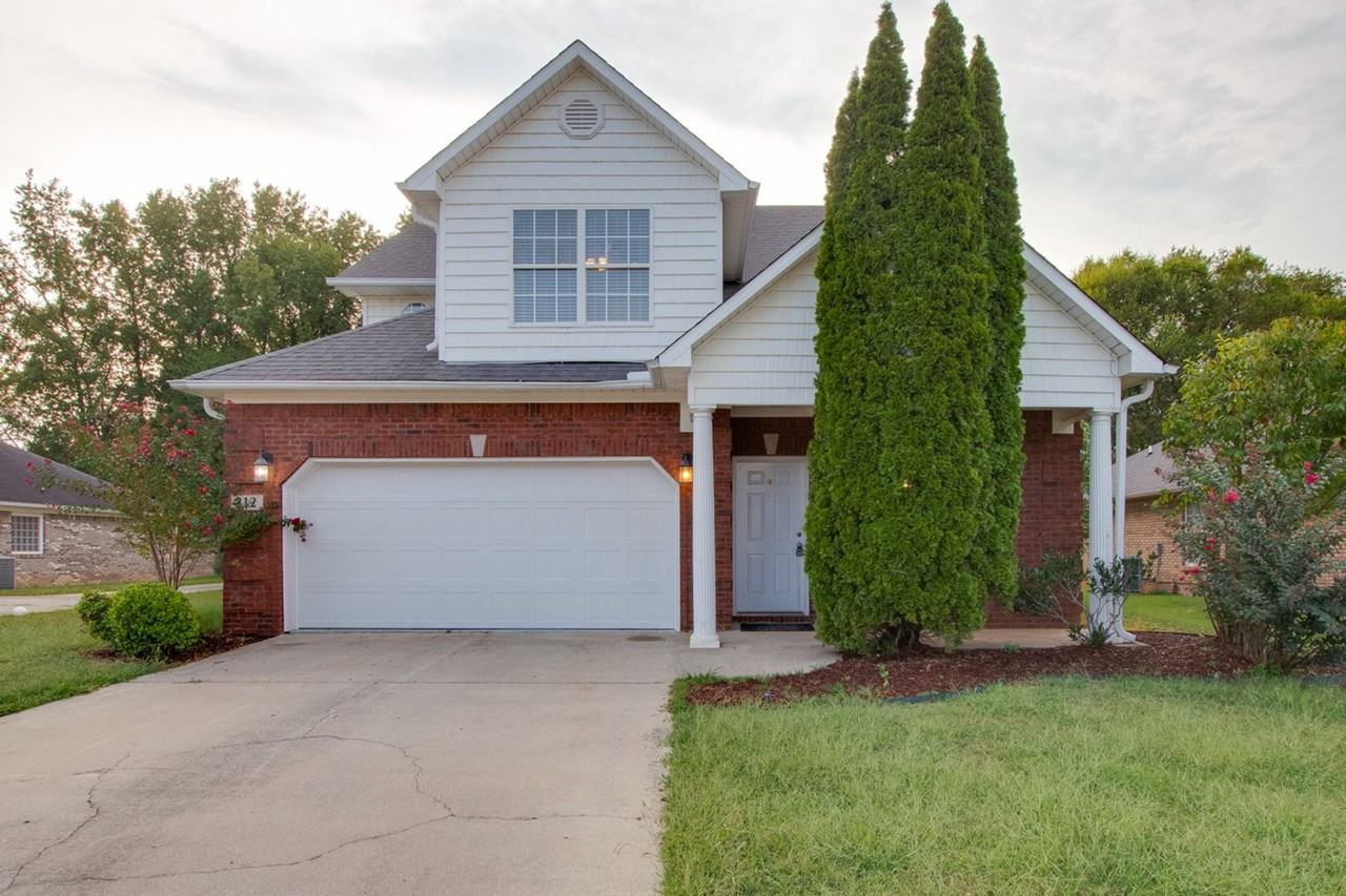 112 Autumn Branch Dr - Photo 3 of 32