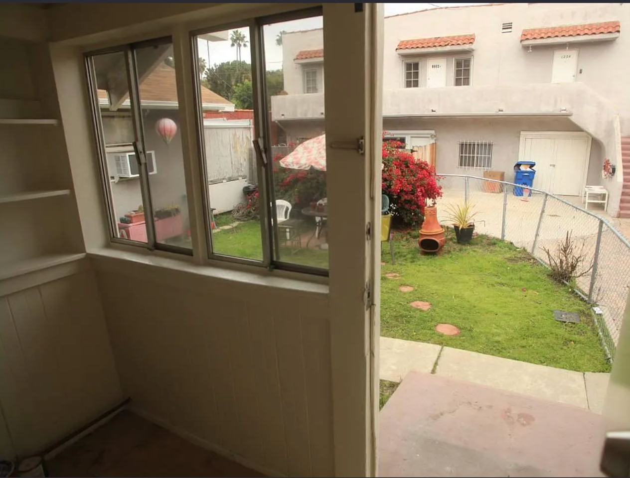 1238 N Gardner St - Photo 7 of 11