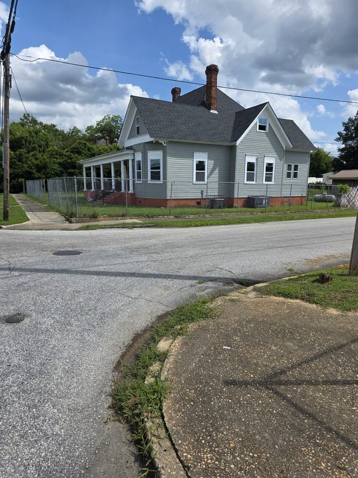 502 S School St #B1 - Photo 2 of 4