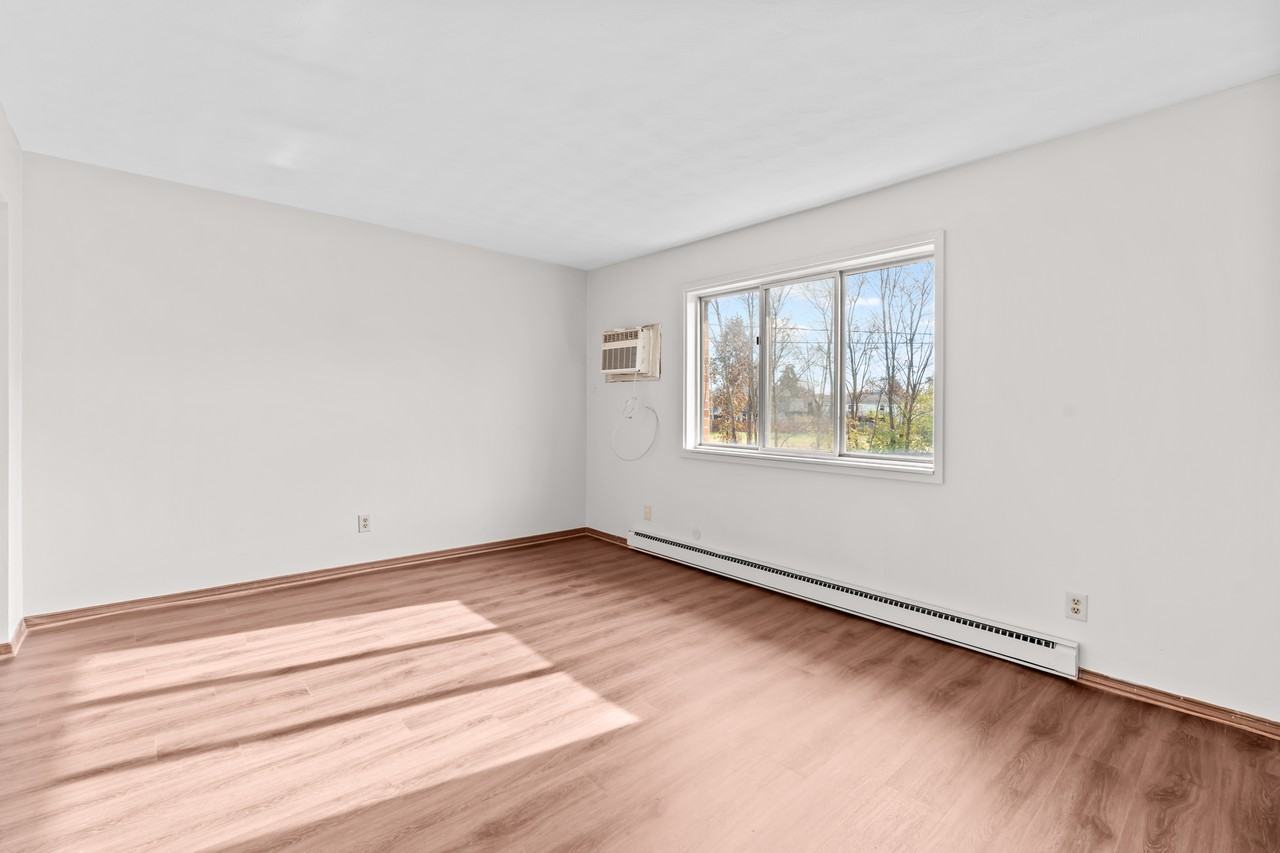 1110 Lewis St #13 - Photo 4 of 22