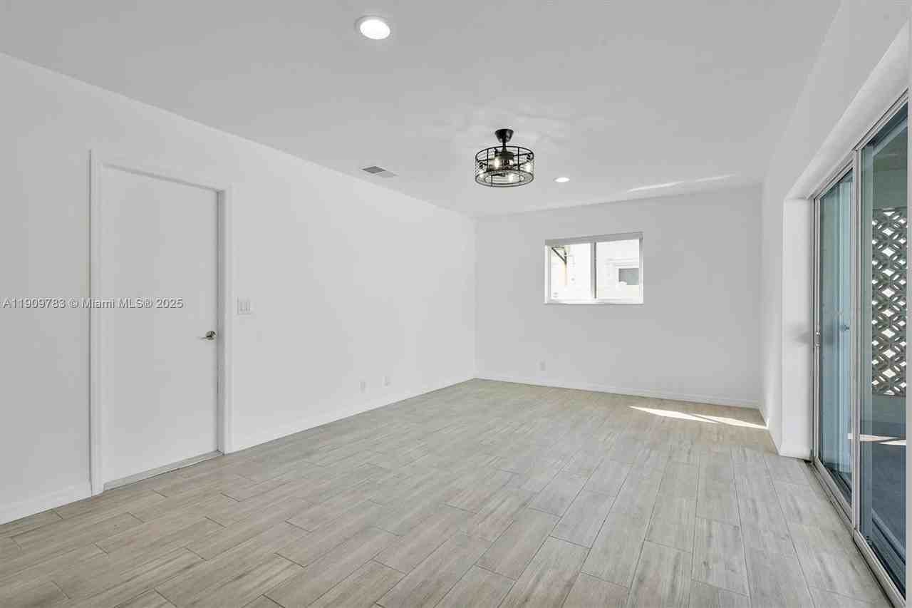 4309 Jackson Street #NA - Photo 6 of 22