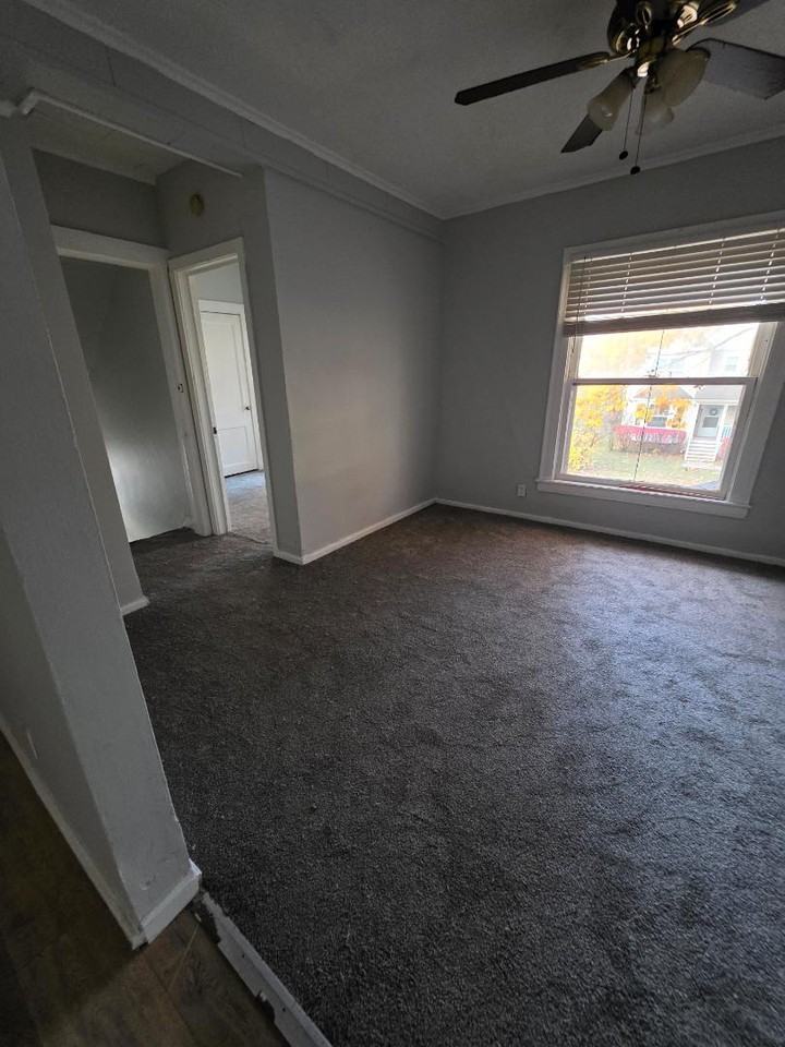 453 Flint - Photo 2 of 6