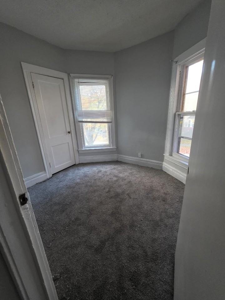 453 Flint - Photo 5 of 6