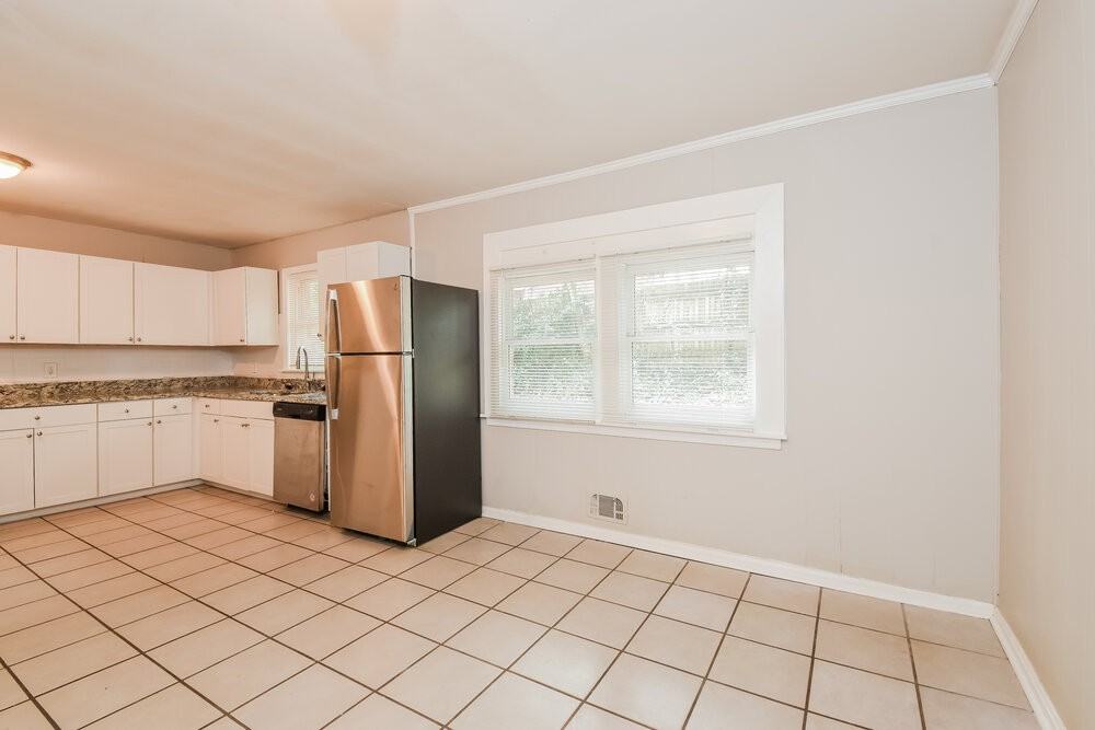 643 Milford Dr Sw - Photo 7 of 16