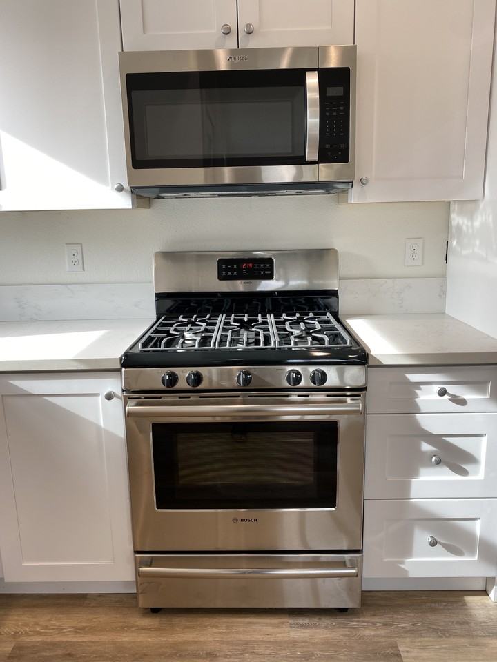 727 E D St - Photo 2 of 18