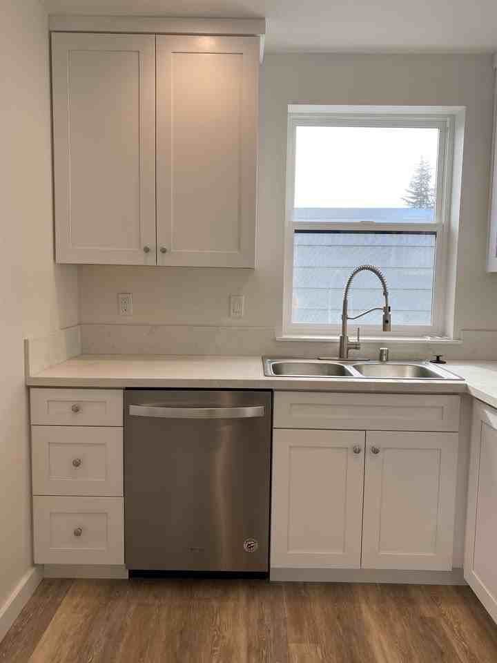 727 E D St - Photo 3 of 18