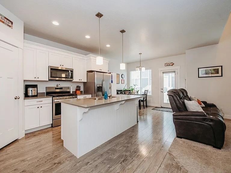 1723 Nw - Photo 6 of 33