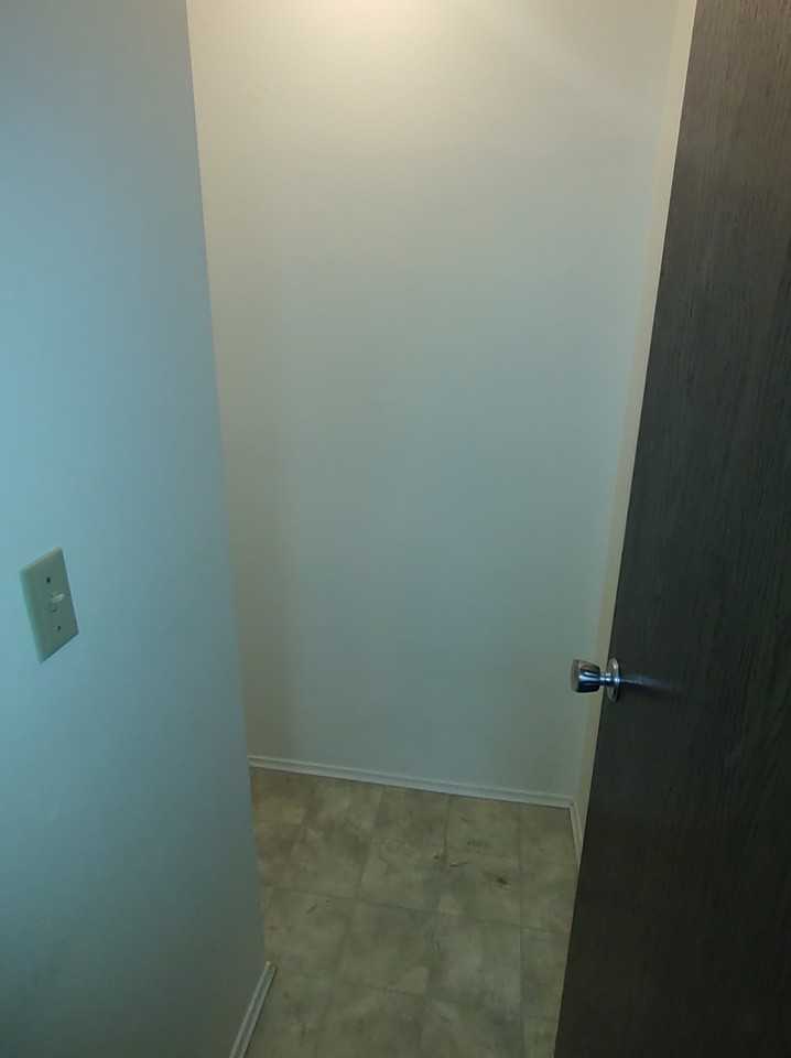 60 Shuswap St Se #301 - Photo 5 of 9