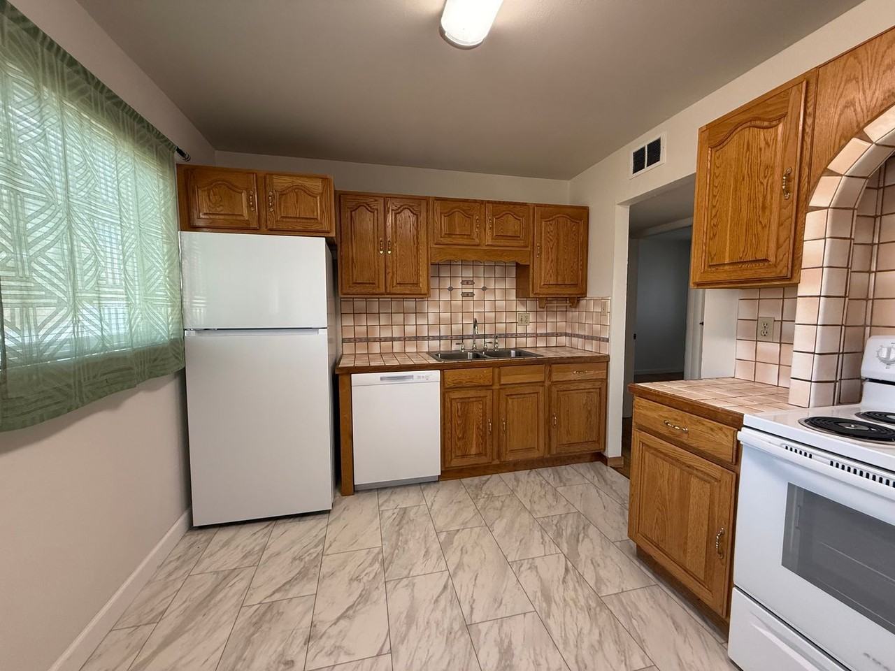 3315 Corbett Ln - Photo 7 of 20