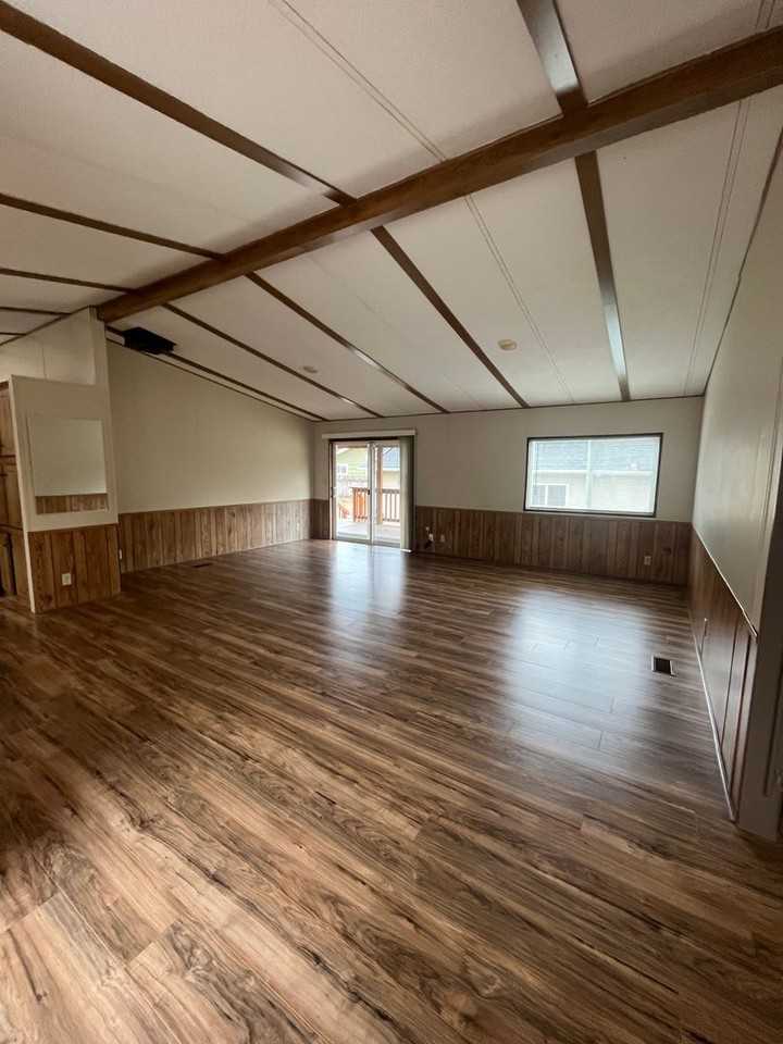 38500 Mckenzie Highway - Photo 2 of 37