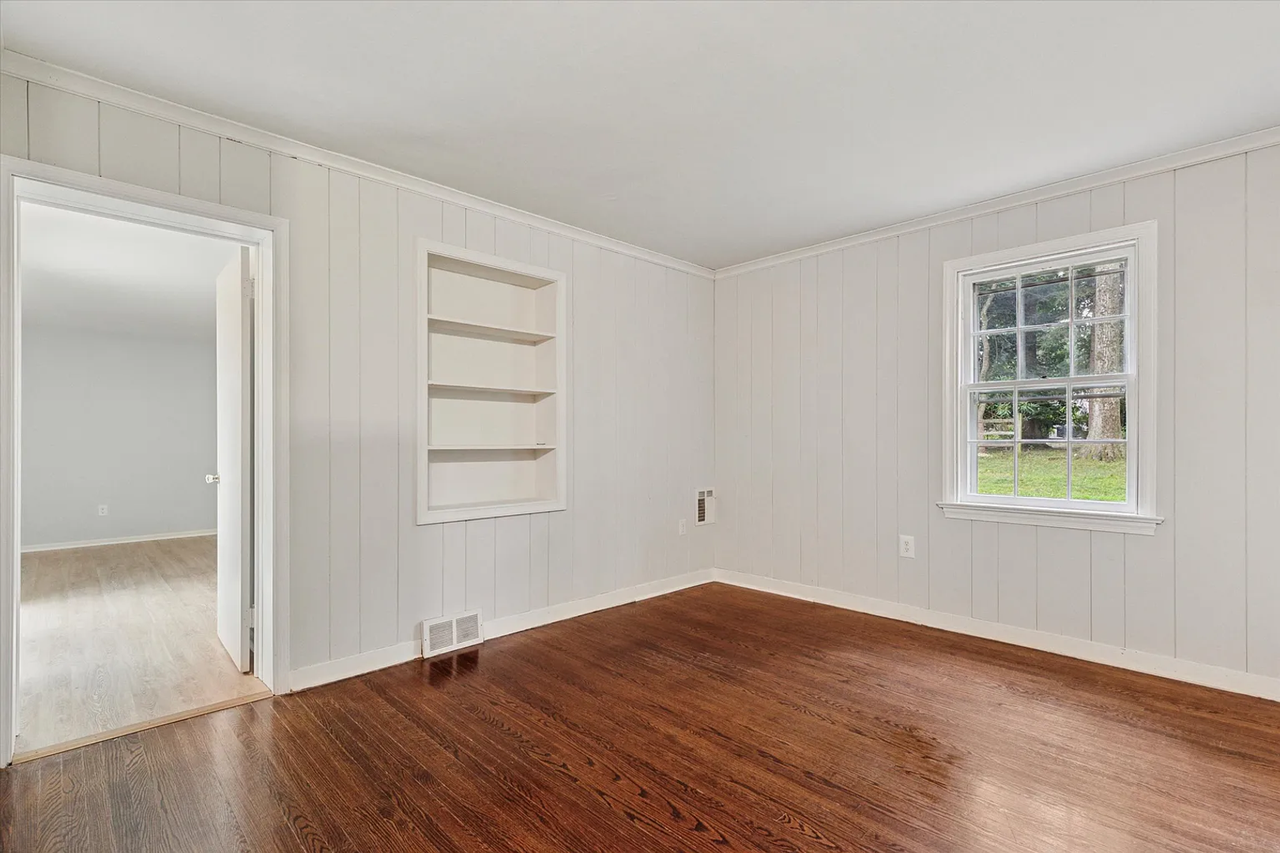 310 Pine Tree Rd - Photo 6 of 23