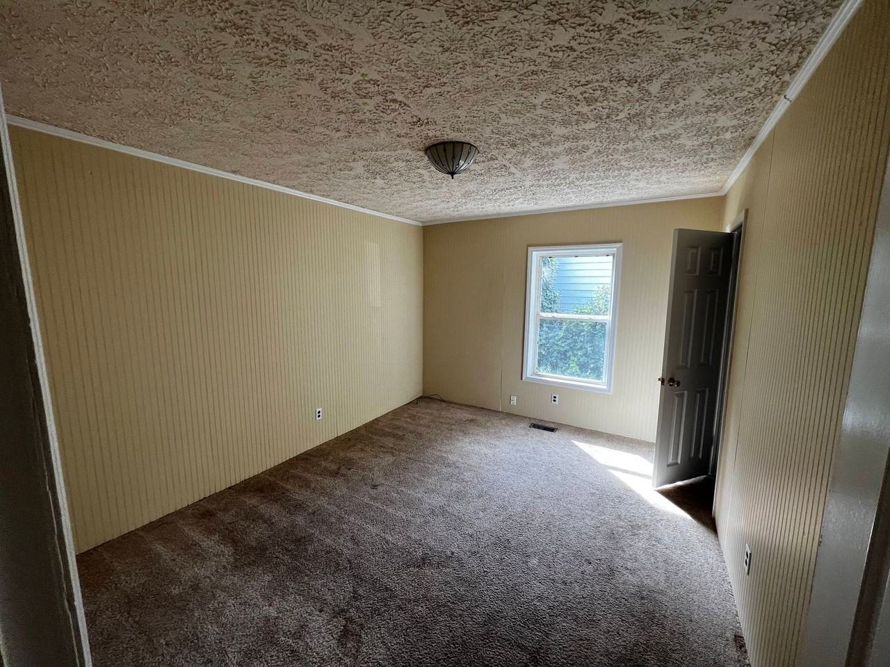 1134 Ne 24th St - Photo 7 of 9