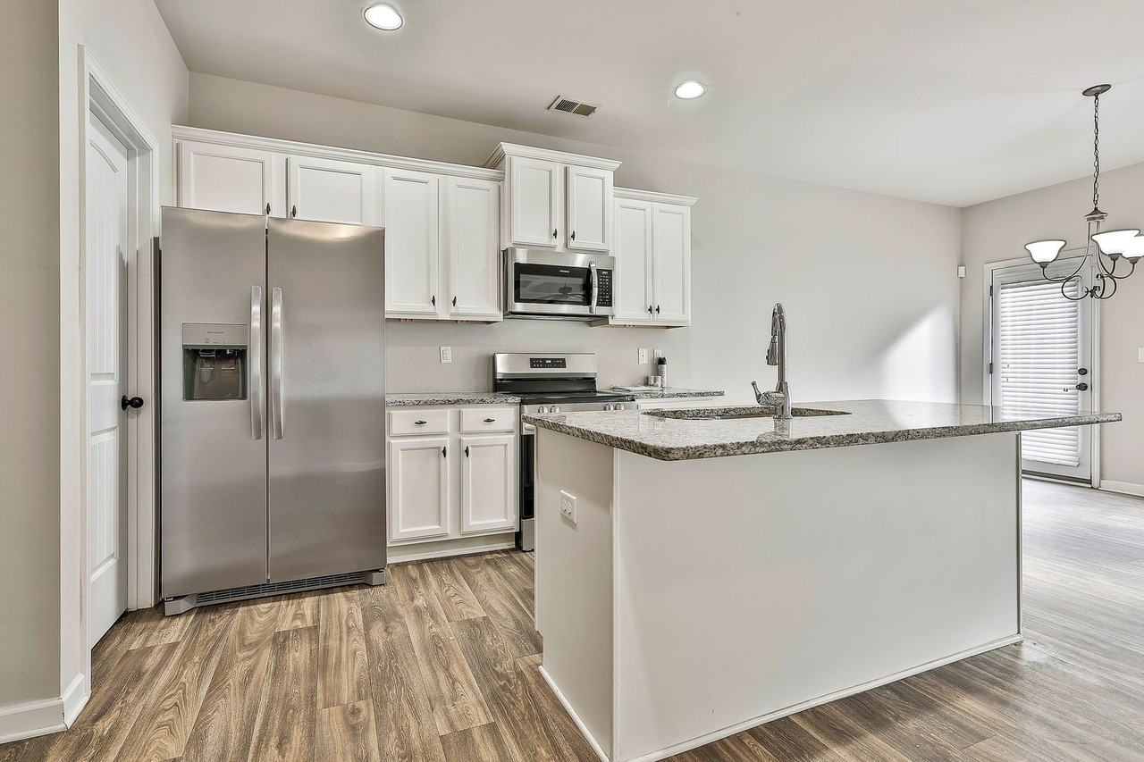 5037 Pioneer Pkwy - Photo 6 of 20