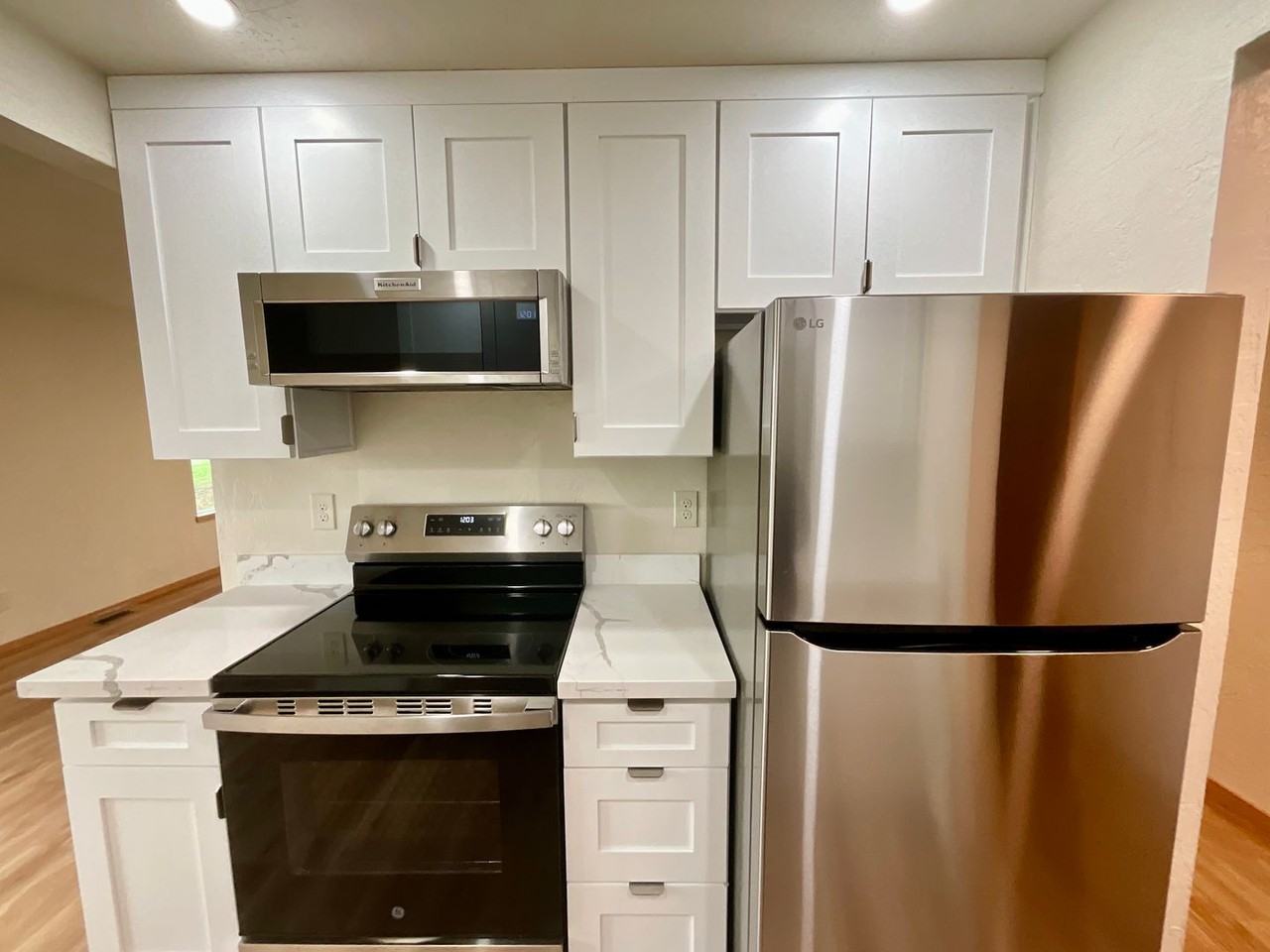 1907 37th Street - Photo 4 of 21