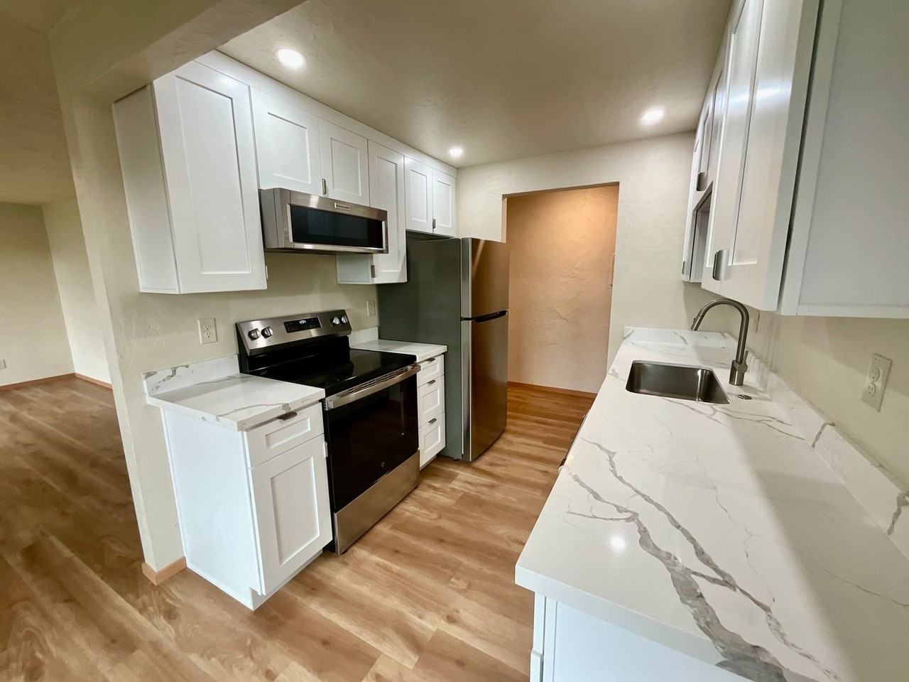 1907 37th Street - Photo 5 of 21