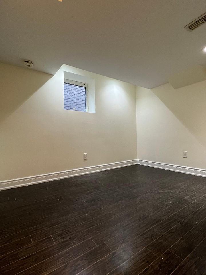 10 Burgby Ave - Photo 7 of 11