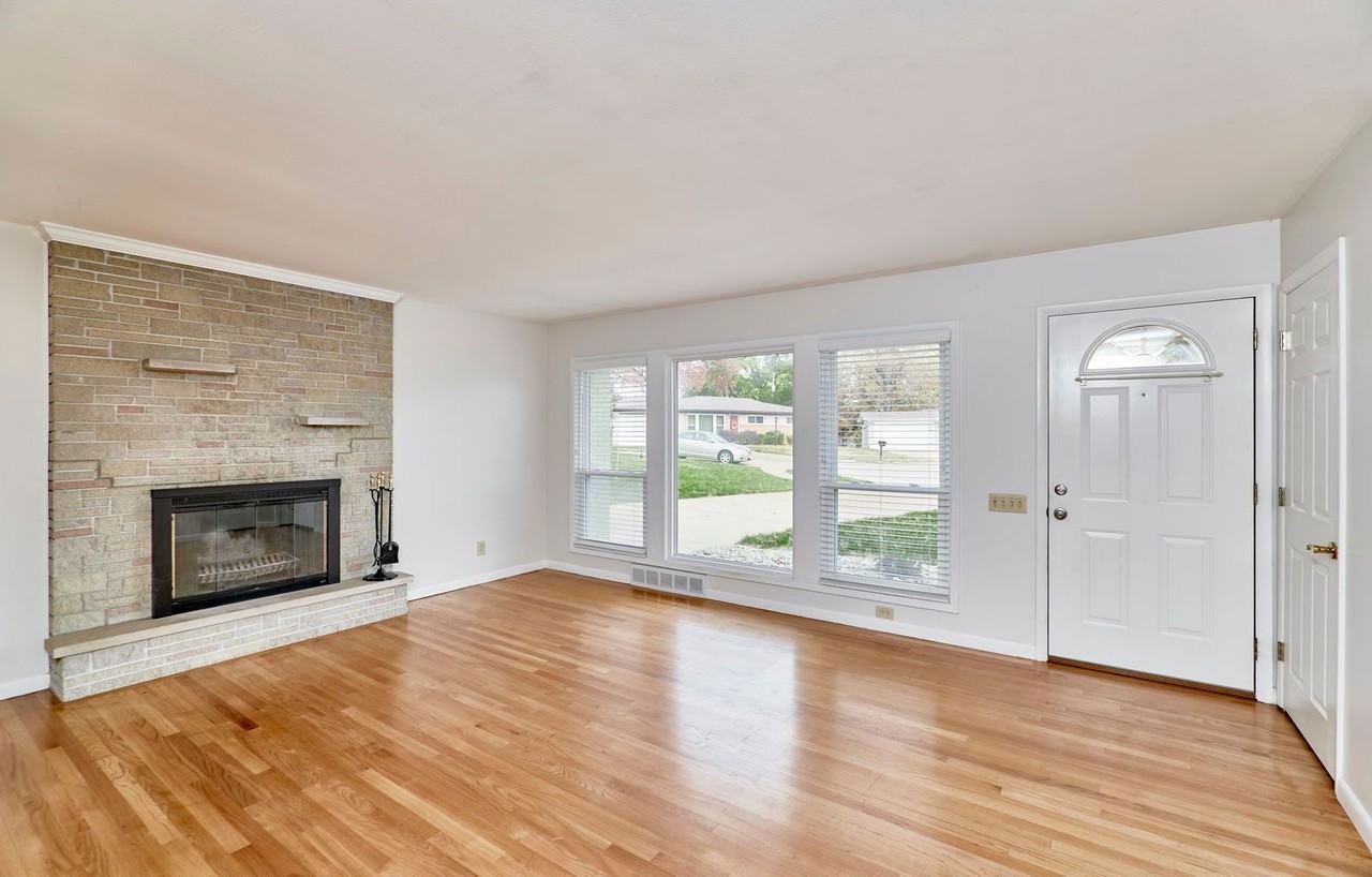 9210 Medallion Court - Photo 3 of 35