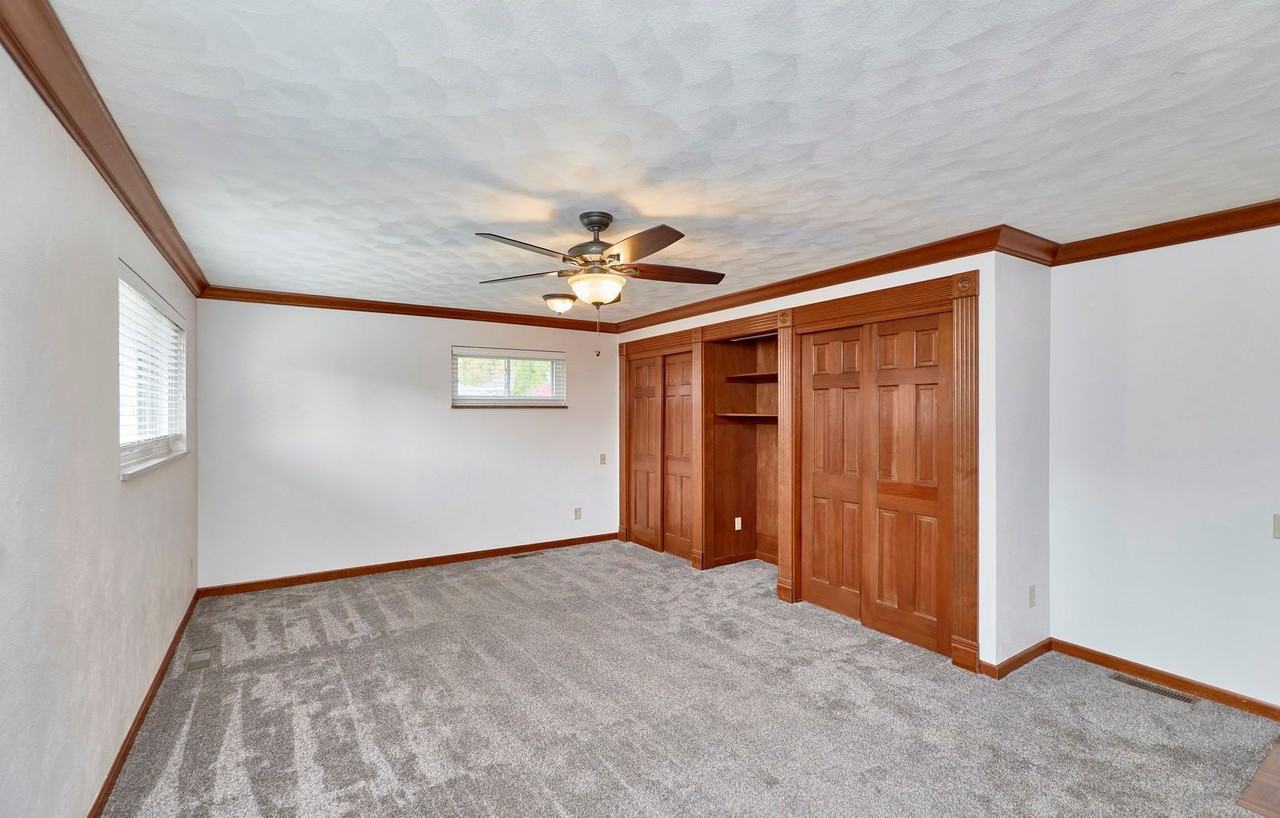 9210 Medallion Court - Photo 7 of 35