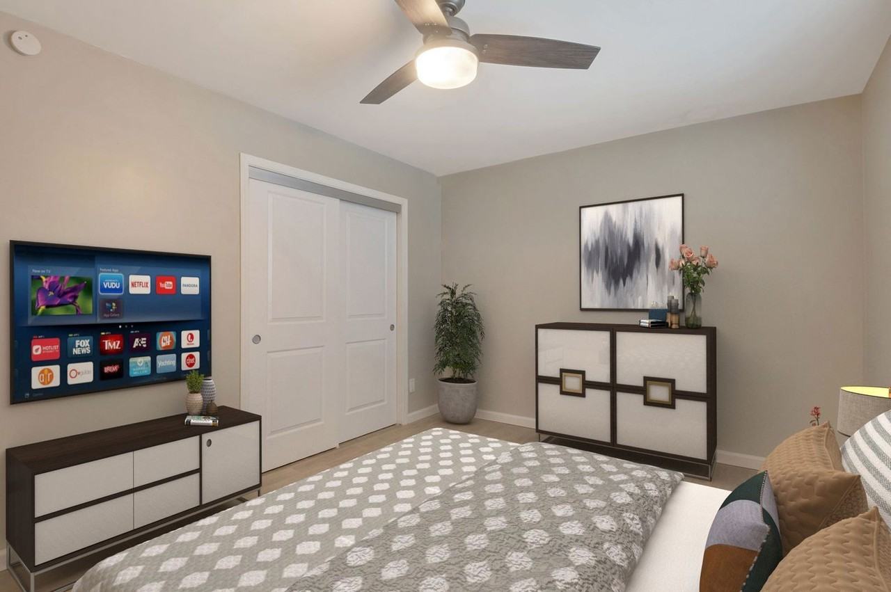 714 East 10th Street #7 - Photo 4 of 33