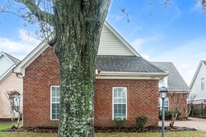 featured image of 2885 Liverpool Lane