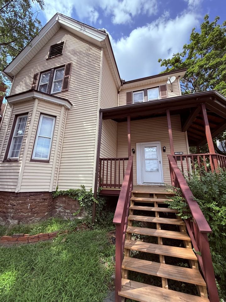 738 Chartiers Avenue - Photo 2 of 25