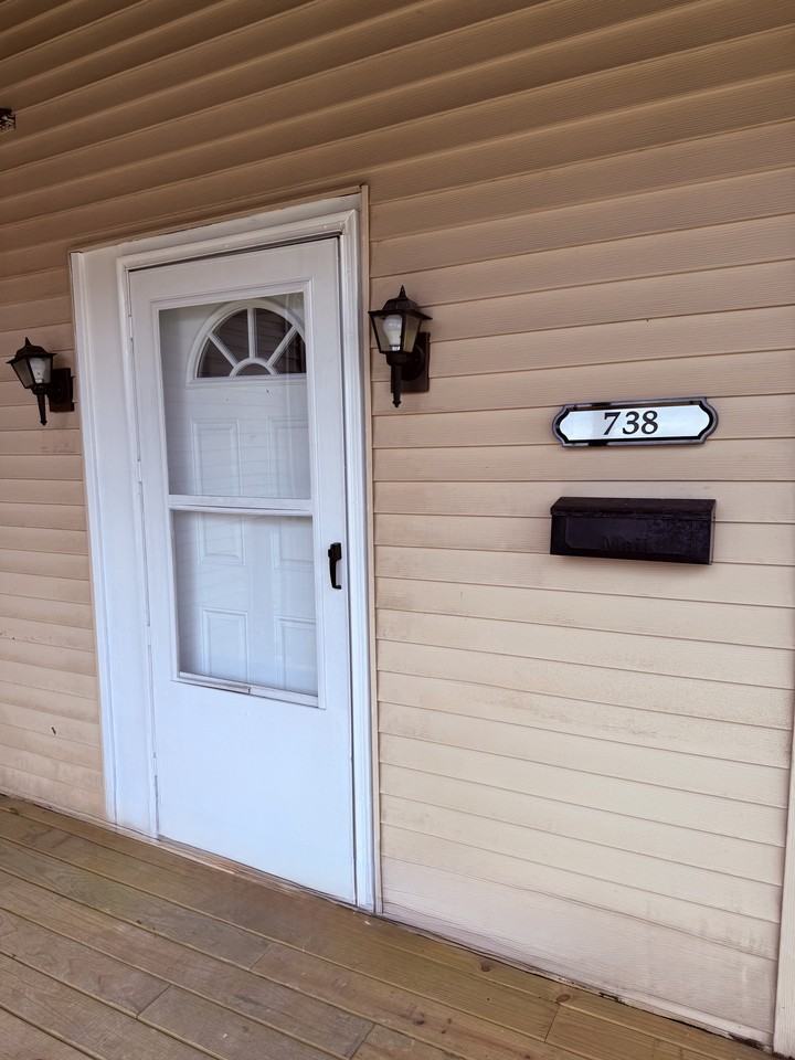 738 Chartiers Avenue - Photo 4 of 25