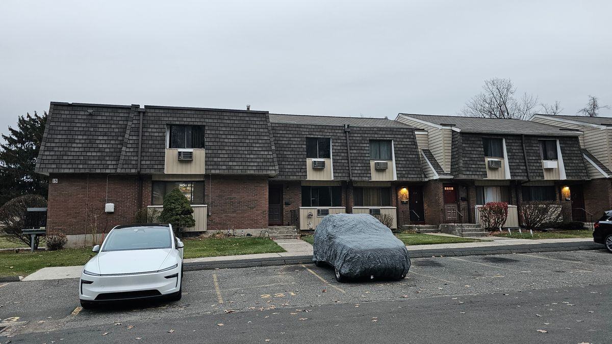 266 High Path Road - Photo 2 of 20