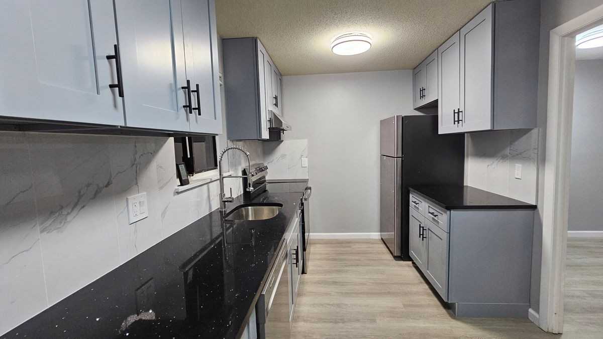 266 High Path Road - Photo 5 of 20