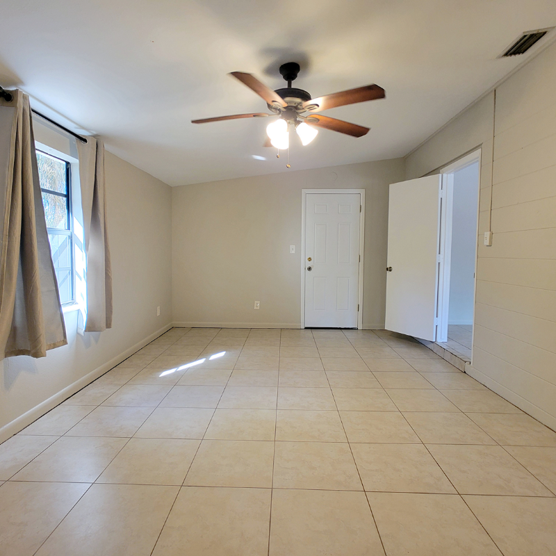 404 Bullard Pkwy - Photo 3 of 15