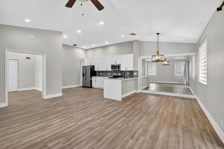 851 Northwest 42nd Place - Photo 6 of 11