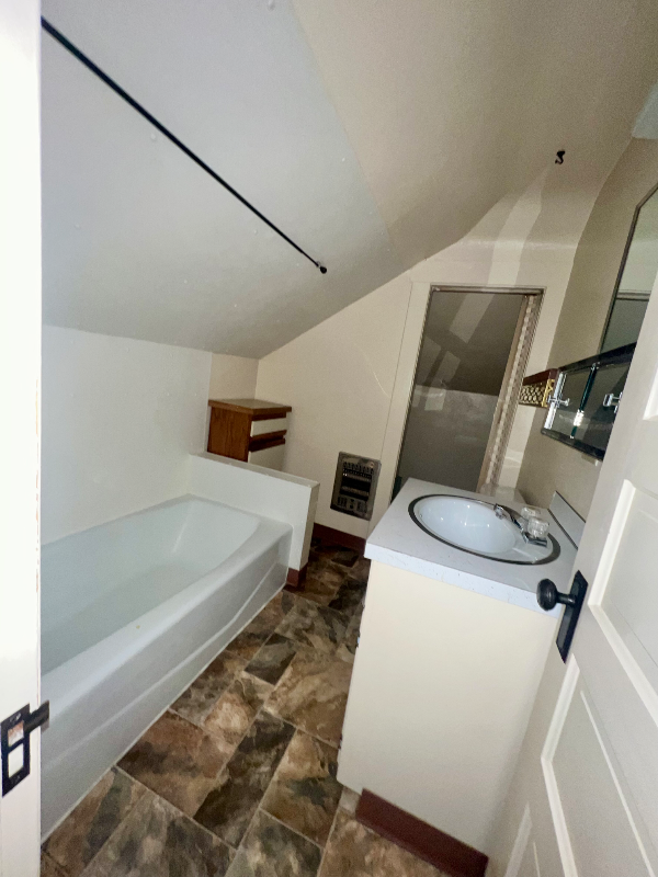 411 W Alder St #7 - Photo 6 of 6