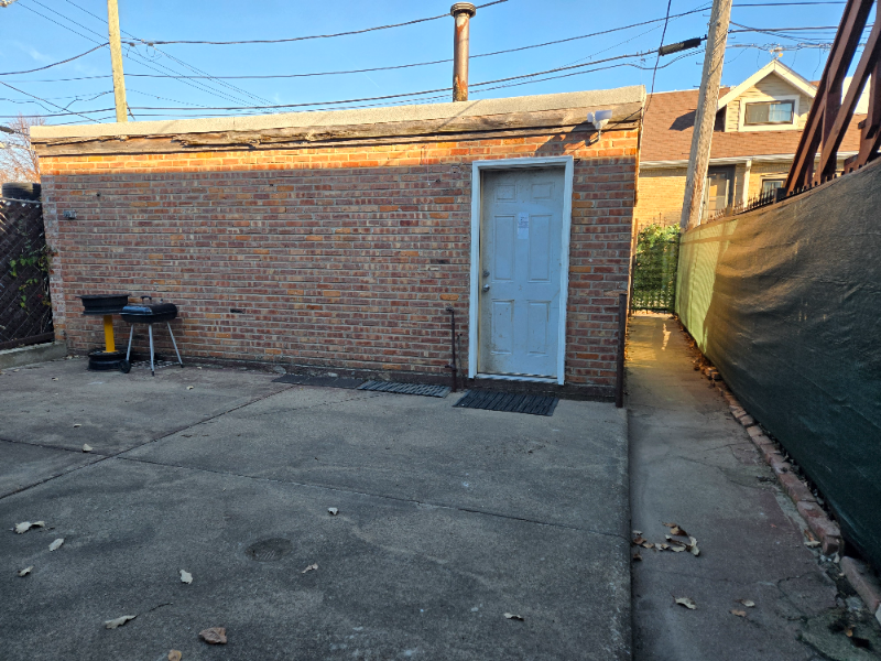 6319 South Central Avenue #1 - Photo 4 of 10