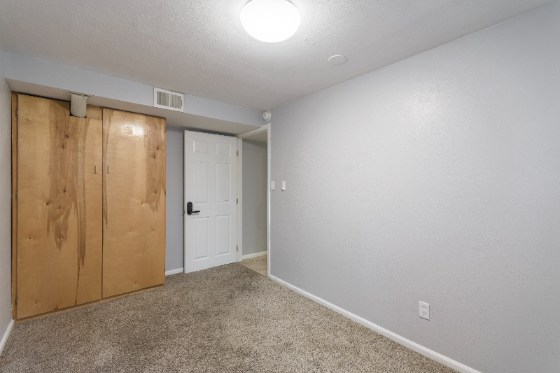 8871 Rutgers St - Photo 4 of 19