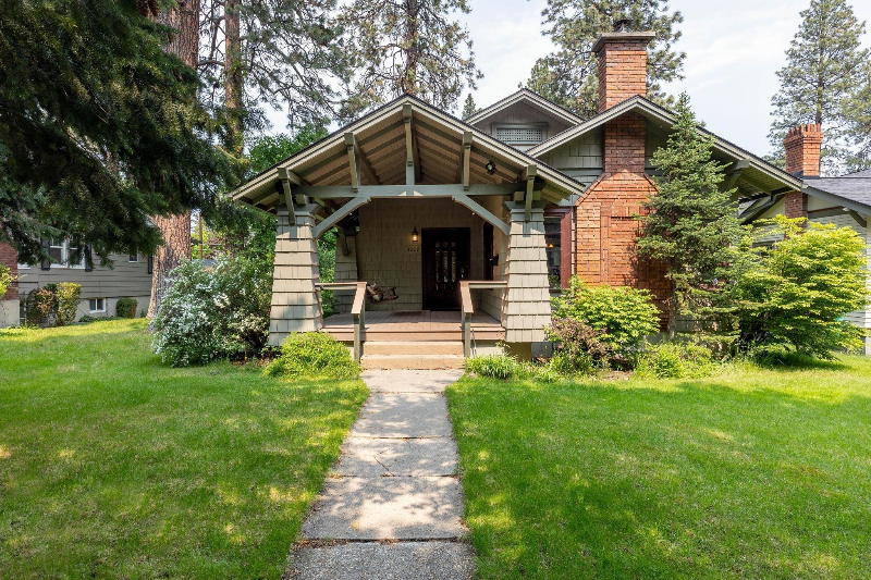 1022 West 19th Avenue