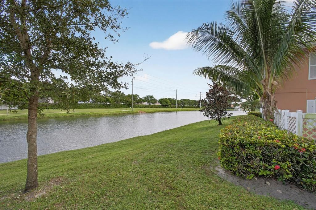 1946 Hartford Ct #1946 - Photo 2 of 43